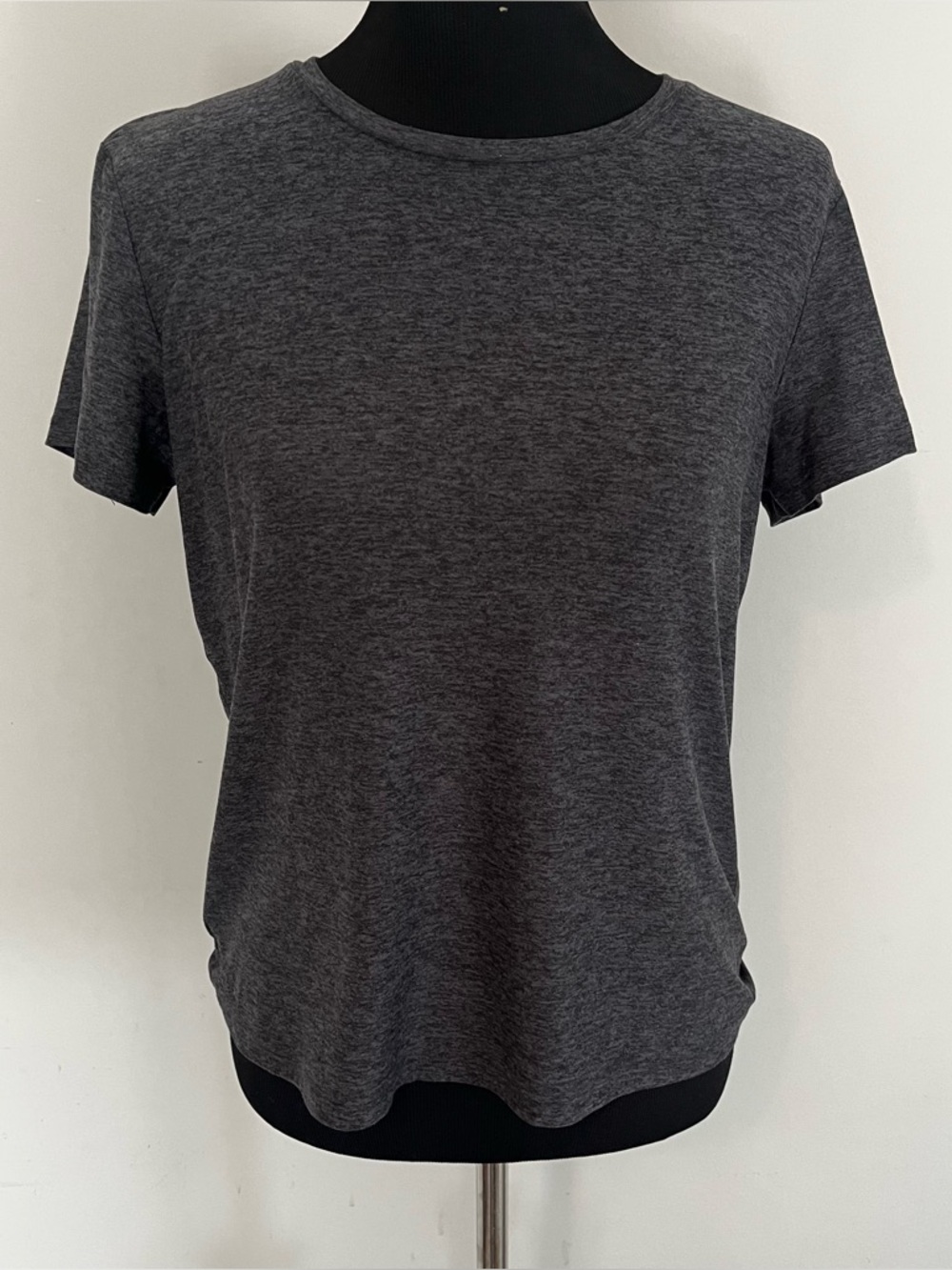 Outdoor voices Women’s Short Sleeve t Shirt Size Medium Heathered Grey